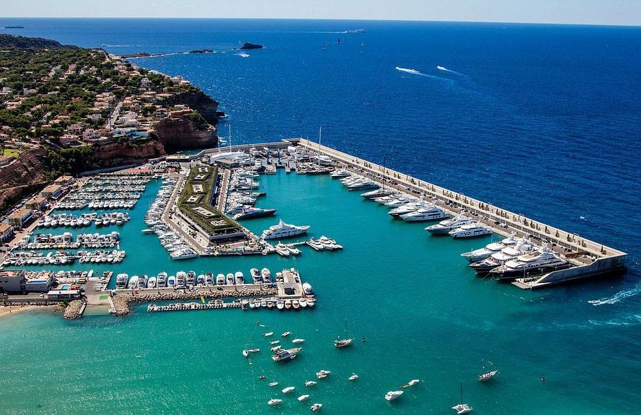 Port Adriano Marina - Marina Berths / Moorings